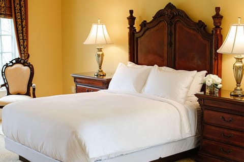 Superior Room, 1 Queen Bed | Frette Italian sheets, premium bedding, pillowtop beds, in-room safe