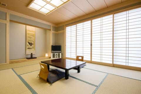 Japanese Style Room | Free WiFi