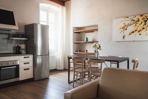 Trilocale Deluxe | In-room safe, free WiFi, bed sheets