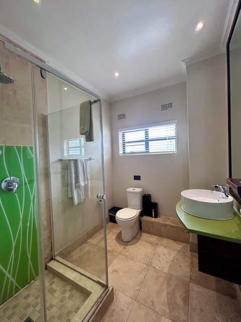 Family Room, 2 Bedrooms | Bathroom | Shower, free toiletries, hair dryer, towels