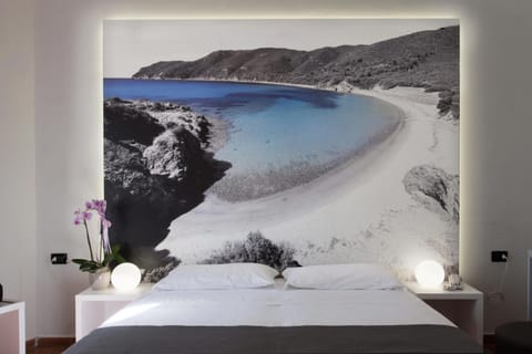 In-room safe, free WiFi