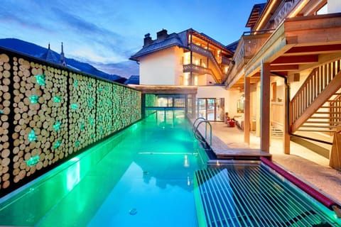 Indoor pool, outdoor pool, sun loungers