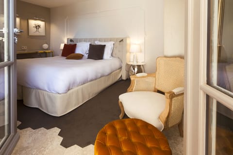 Classic Room | Premium bedding, pillowtop beds, minibar, in-room safe