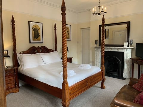 Double Room (Four Poster) | Desk, free WiFi, bed sheets