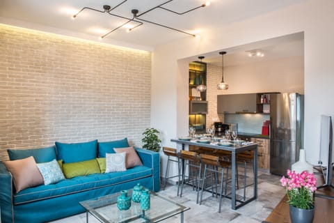 Luxury Apartment, 3 Bedrooms | 3 bedrooms, premium bedding, in-room safe, individually decorated