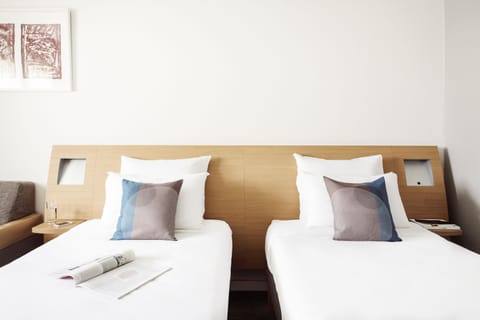 Superior Twin Room, 2 Twin Beds | Premium bedding, free minibar, in-room safe, desk