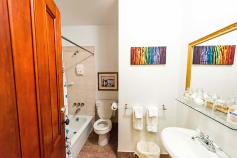 Queen Room with Private External Bathroom | Bathroom | Free toiletries, hair dryer, towels, soap