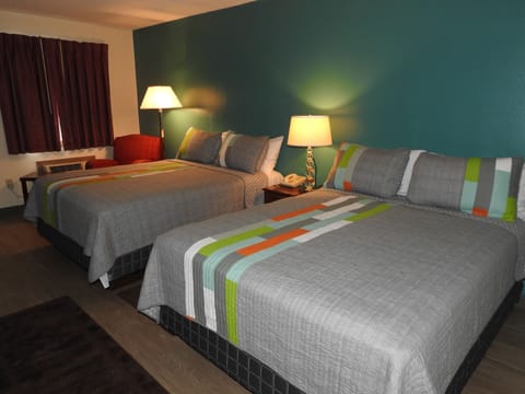 Comfort Room, 2 Queen Beds | Premium bedding, desk, iron/ironing board, free WiFi