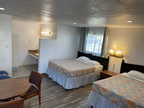 Comfort Room, 2 Queen Beds, Non Smoking | Premium bedding, desk, rollaway beds, free WiFi