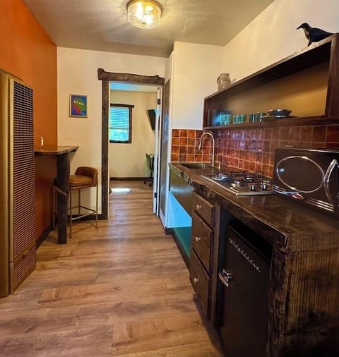 Comfort Suite | Iron/ironing board, free WiFi, bed sheets, alarm clocks