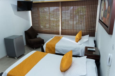 Standard Room, 2 Twin Beds | Minibar, free WiFi, bed sheets