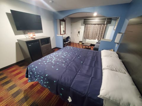 Standard Room, 1 King Bed | Free WiFi