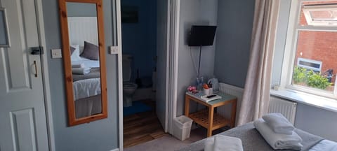 Standard Double Room, Ensuite (Room 5) | Blackout drapes, iron/ironing board, free WiFi, bed sheets