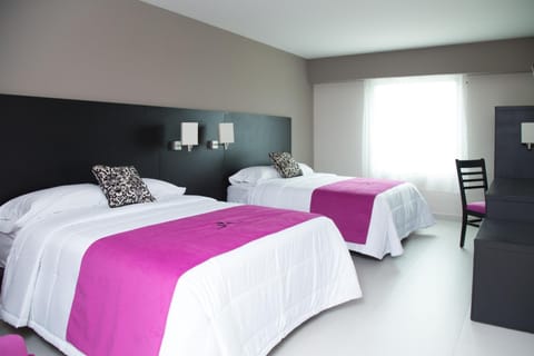 Premium bedding, desk, iron/ironing board, free WiFi