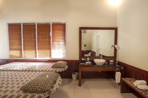 Deluxe Villa, 1 Bedroom, Private Pool, Pool View | Bathroom | Separate tub and shower, deep soaking tub, hydromassage showerhead