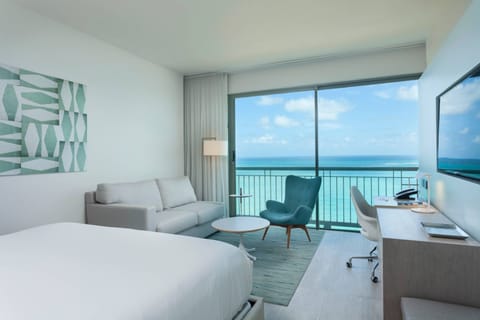 Room, 1 King Bed, Ocean View, Tower | Premium bedding, down comforters, in-room safe, desk