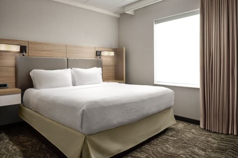 Studio Suite, 1 King Bed with Sofa bed | Premium bedding, in-room safe, desk, laptop workspace