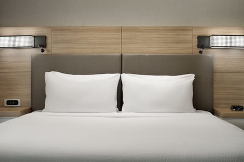 Premium bedding, in-room safe, desk, laptop workspace