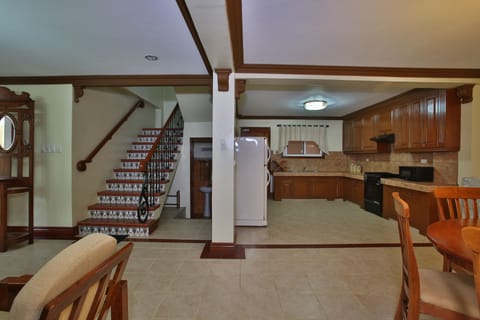 Family Villa (3-bedroom) | Private kitchenette | Coffee/tea maker, electric kettle, paper towels