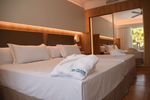 Superior Double Room (with private garden) | Minibar, in-room safe, desk, soundproofing