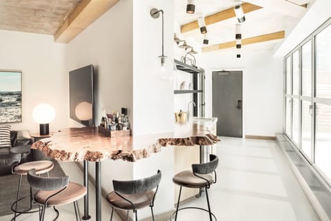 Suite, 1 Bedroom | Bar (on property) | 2 bars/lounges, brewpub