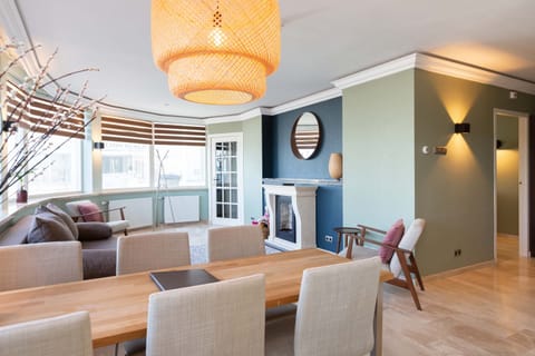 Family Room | Desk, free WiFi, bed sheets