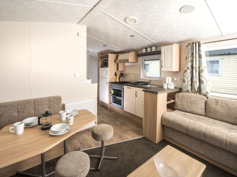 2 Bedroom Platinum Caravan | Private kitchen | Fridge, microwave, oven