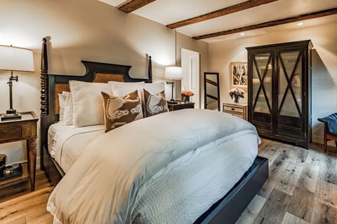 Egyptian cotton sheets, premium bedding, down comforters, pillowtop beds