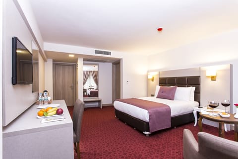 Comfort Double Room | Premium bedding, minibar, desk, free WiFi