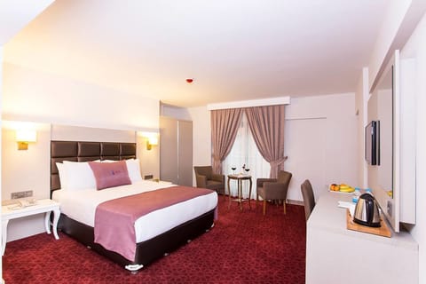 Comfort Double Room | Premium bedding, minibar, desk, free WiFi