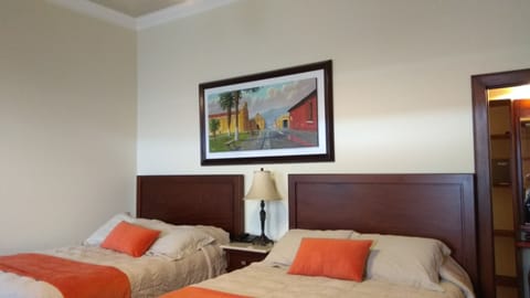 Deluxe Room | In-room safe, desk, free WiFi, bed sheets