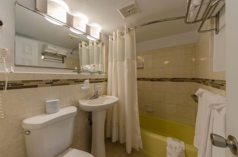 Pool Front Suite with Kitchen (G-2) | Bathroom | Free toiletries, hair dryer, towels