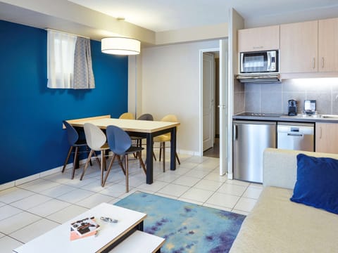 Apartment, 2 Bedrooms | In-room safe, desk, laptop workspace, soundproofing