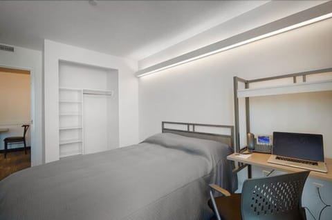 Suite, 2 Bedrooms, Non Smoking | 2 bedrooms, in-room safe, desk, free WiFi