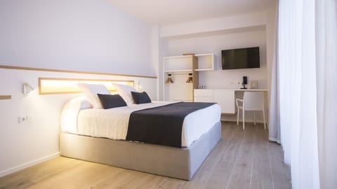 Superior Double Room | Premium bedding, down comforters, memory foam beds, minibar