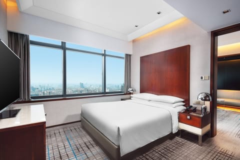 Club Suite, 1 Bedroom, City View | In-room safe, desk, soundproofing, iron/ironing board