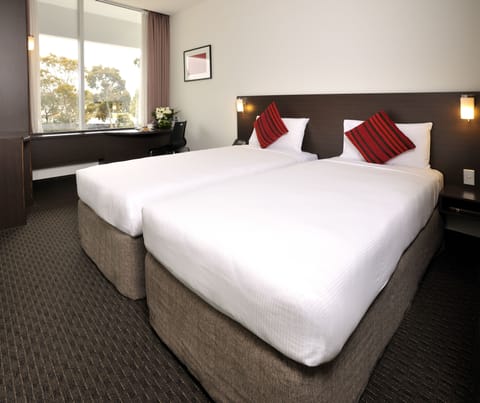 Superior Room, 1 King Bed | Minibar, desk, soundproofing, iron/ironing board