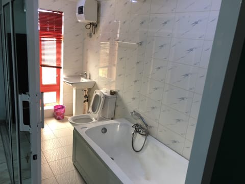 Suite, 1 Bedroom | Bathroom | Shower, rainfall showerhead, towels