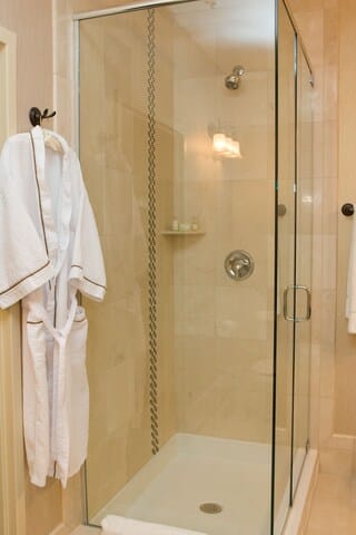 Presidential Suite, 1 King Bed, Non Smoking | Bathroom | Combined shower/tub, free toiletries, hair dryer, bathrobes