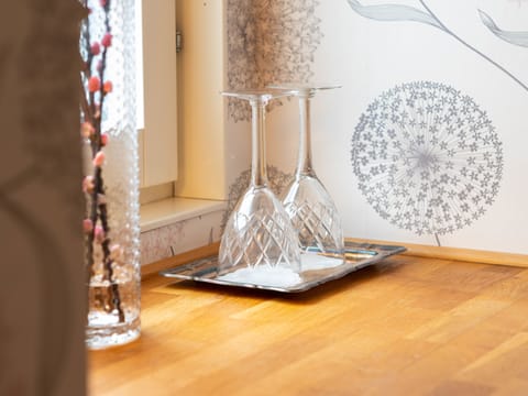 50-cm TV with premium channels, heated floors