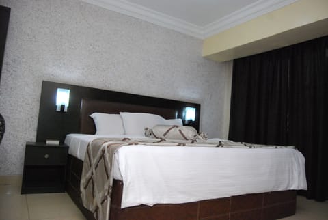 Deluxe Double Room | Desk, free WiFi