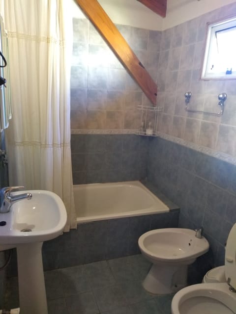 Bungalow, 2 Bedrooms | Bathroom shower