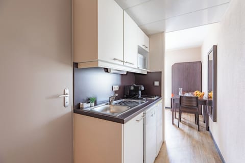 Double Studio  | Private kitchen | Fridge, microwave, dishwasher, coffee/tea maker