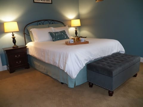 Romantic Double Room, 1 Queen Bed, Vineyard View | Premium bedding, minibar, iron/ironing board, free WiFi