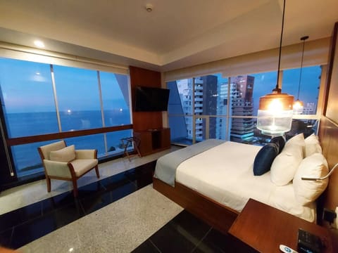 Presidential Suite | Premium bedding, pillowtop beds, minibar, in-room safe