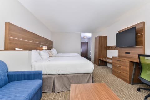 Suite | Premium bedding, pillowtop beds, in-room safe, individually furnished