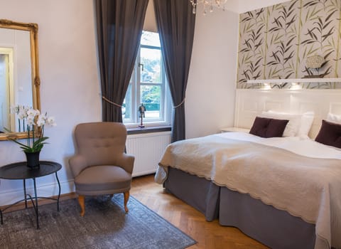 Standard Double Room | Individually decorated, iron/ironing board, free WiFi, bed sheets
