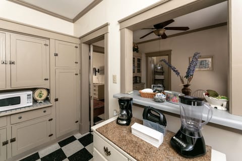 Deluxe Studio | Private kitchen | Fridge, microwave, oven, stovetop