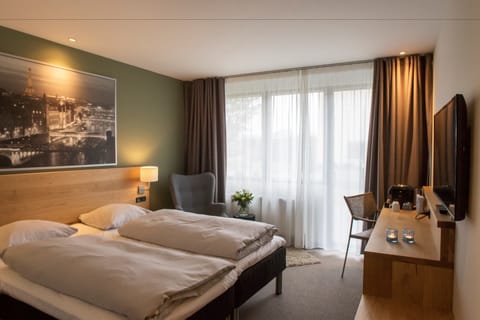 Comfort Double Room Plus, Terrace | Premium bedding, desk, iron/ironing board, cribs/infant beds