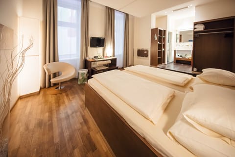 Economy Double Room | Premium bedding, minibar, in-room safe, desk